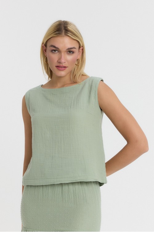 KADIN BLUZ - MÜSLİN PERVAZLI ÇAĞLA YEŞİLİ SIFIR KOL - CROP - 1040 KADIN BLUZ - MÜSLİN PERVAZLI ÇAĞLA YEŞİLİ SIFIR KOL - CROP - 1040