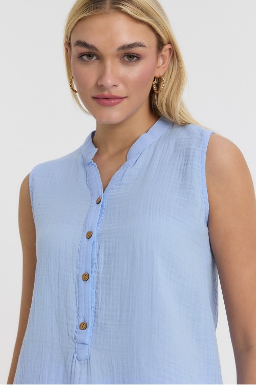 KADIN BLUZ - MÜSLİN HAKİM YAKA YARIM PAT KOLSUZ BLUZ MAVİ  - 1070